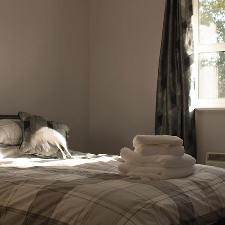 The Bell Apartment. Modern, Stylistic & Luxurious Φάλκιρκ Εξωτερικό φωτογραφία
