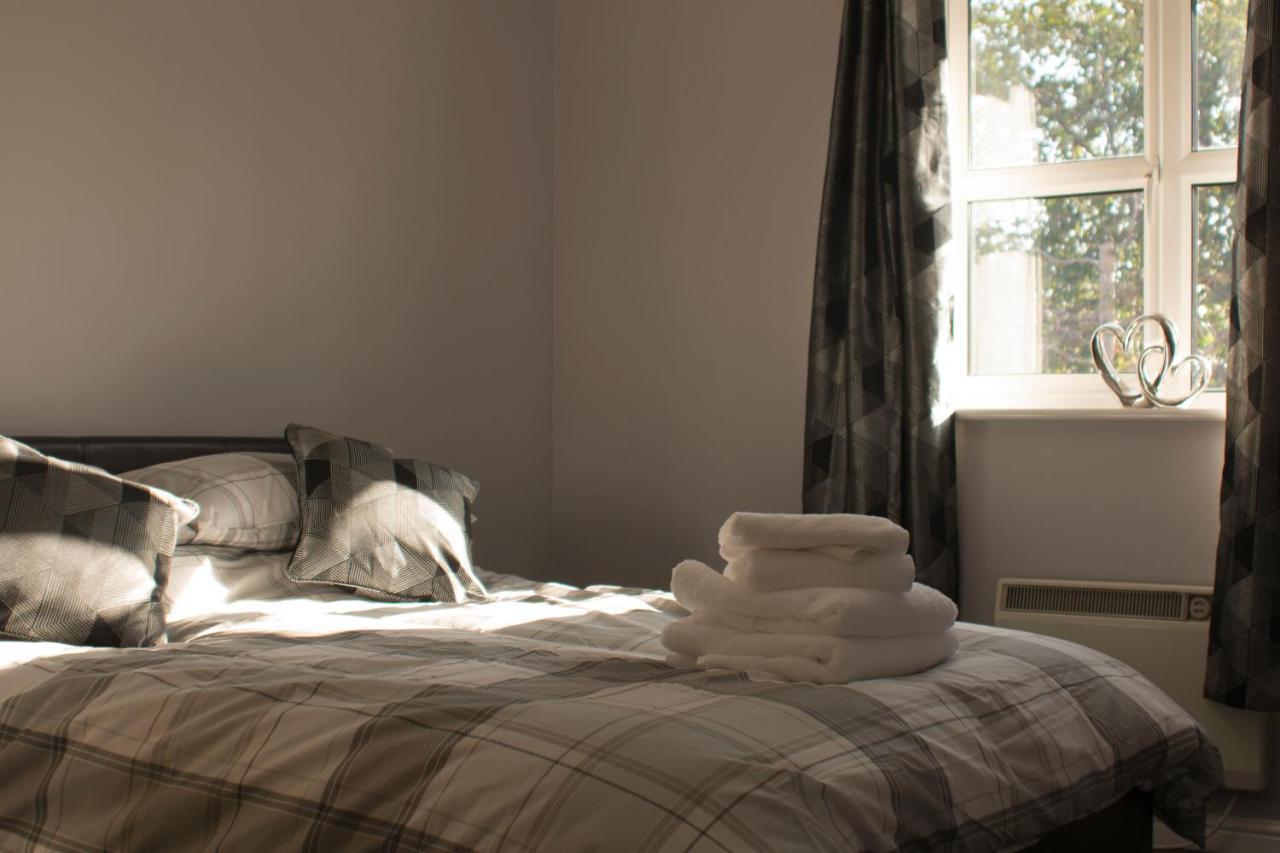 The Bell Apartment. Modern, Stylistic & Luxurious Φάλκιρκ Εξωτερικό φωτογραφία