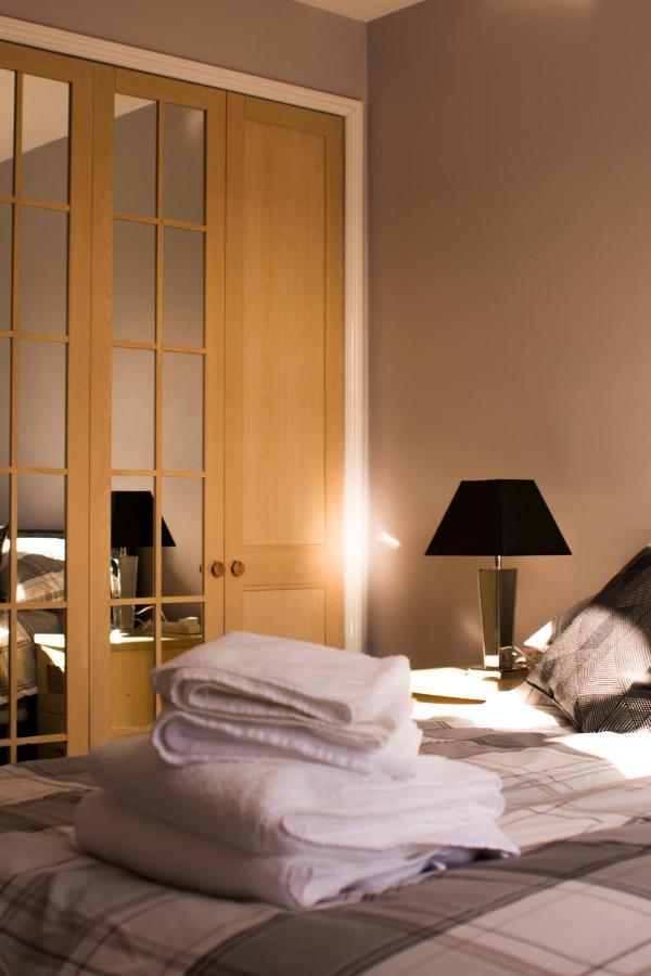 The Bell Apartment. Modern, Stylistic & Luxurious Φάλκιρκ Εξωτερικό φωτογραφία